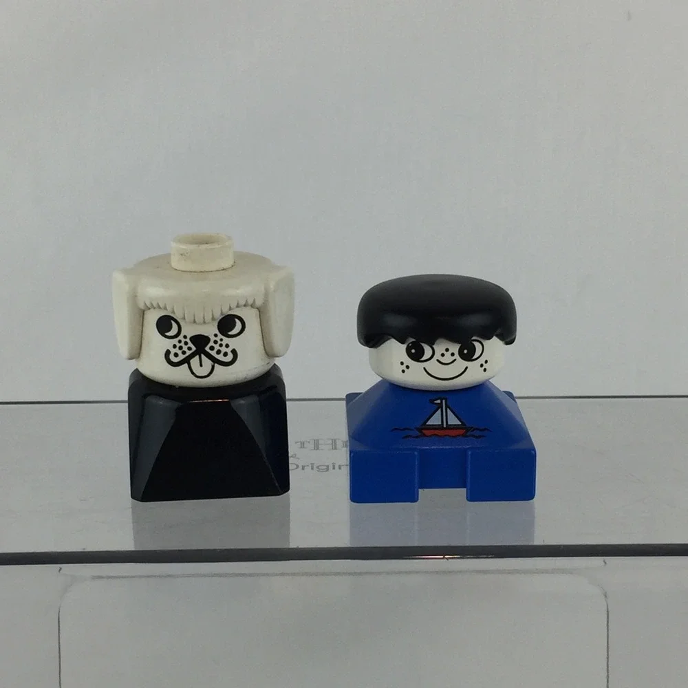 Vintage‎ LEGO Duplo Figures Square Base Lot 9pc Toddler People Dog Chairs Desk